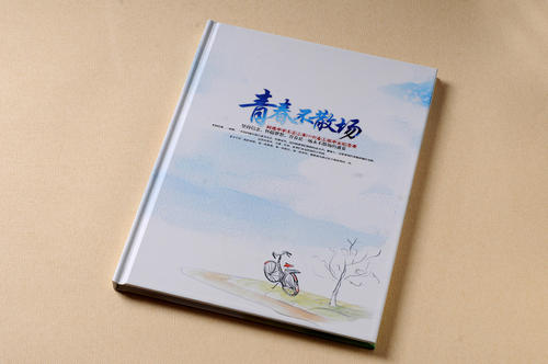 如何制作一本高中畢業(yè)紀(jì)念冊？